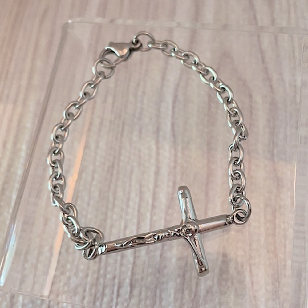 Michael Anthony stainless steele cross bracelet